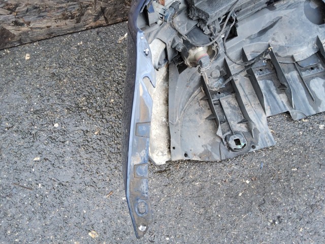 193274 Mercedes Benz B-Class parkszenzoros, első lökhárító, a képen látható sérüléssel