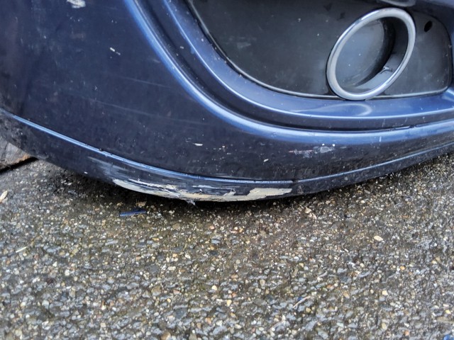 193274 Mercedes Benz B-Class parkszenzoros, első lökhárító, a képen látható sérüléssel