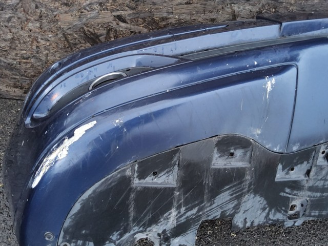 193274 Mercedes Benz B-Class parkszenzoros, első lökhárító, a képen látható sérüléssel