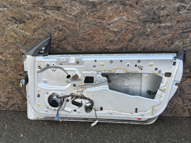 193278 Alfa Romeo Brera 2005-2010 jobb oldali ajtó, a képen látható sérüléssel