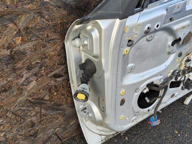 193278 Alfa Romeo Brera 2005-2010 jobb oldali ajtó, a képen látható sérüléssel