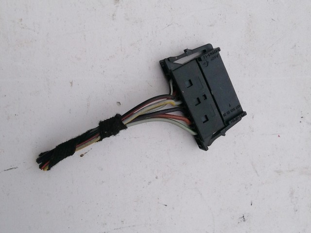 195852 Mercedes Benz A-Class(W169) 2004-2008 bal hátsó lámpa elektromos csatlakozó A1698200364