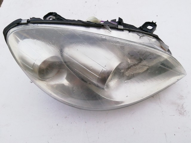 195848 Mercedes Benz B-Class W245 2005-2011 Lámpa , Fényszóró Használt  Projektoros Jobb első DEPO