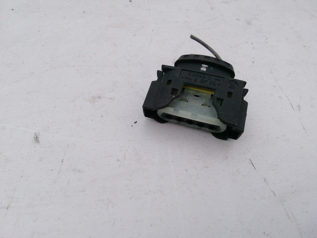 195844 Mercedes Benz B-Class W245 2005-2011 jobb első fényszóró elektromos csatlakozó A1698201861