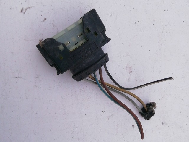 195840 Mercedes Benz B-Class W245 2005-2011 jobb első fényszóró elektromos csatlakozó A1698201861