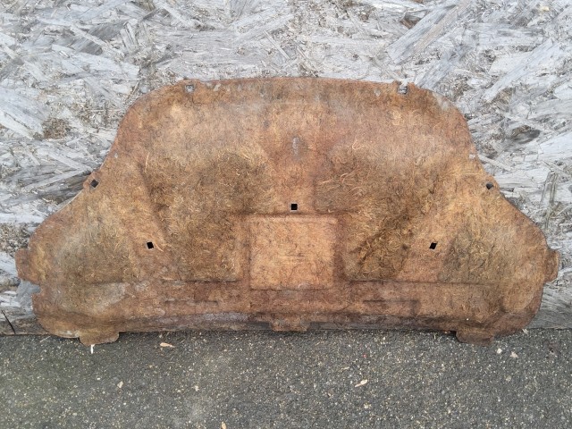 193328 Fiat Bravo 2007-2014, Lancia Delta 2008-2014 Motorháztető szigetelés, a képen látható sérüléssel 51819226