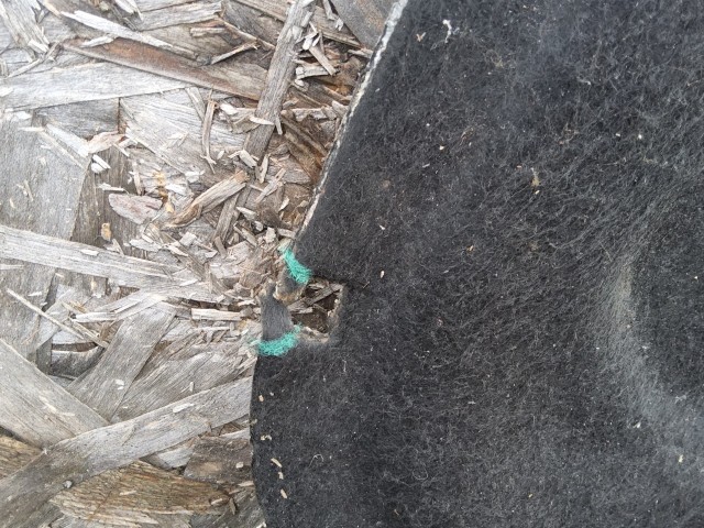 193329 Alfa Romeo Giulietta 2010-2020 Motorháztető szigetelés a képen látható sérüléssel