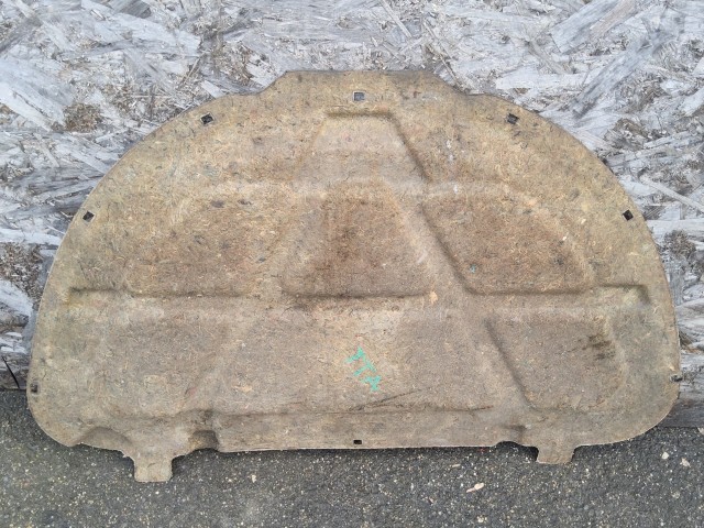 193329 Alfa Romeo Giulietta 2010-2020 Motorháztető szigetelés a képen látható sérüléssel