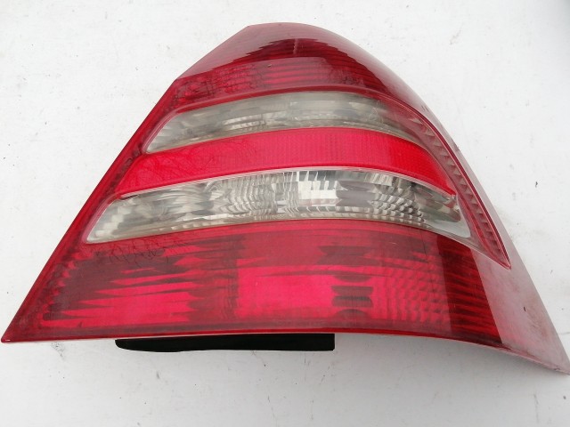 195803 Mercedes Benz C-Class W203 2001-2008 Lámpa , Fényszóró Használt   Jobb hátsó