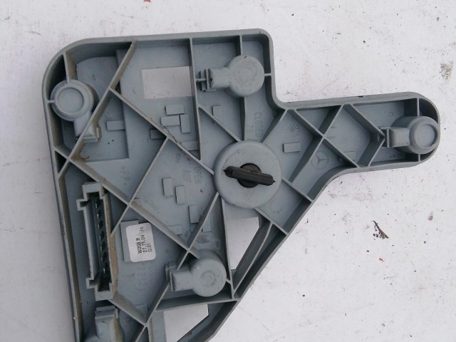 Mercedes Benz C-Class W203 2001-2008 Izzó foglalat Használt  jobb hátsó