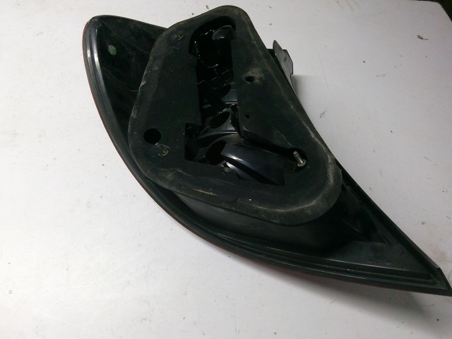 195787 Mercedes Benz C-Class W203 2001-2008 coupe Jobb hátsó lámpa, izzófoglalat nélkül, a képen látható sérüléssel!!!!