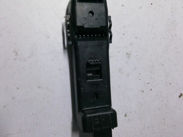 195785 Mercedes Benz C-Class W203 2001-2008 coupe jobb hátsó Izzó foglalat