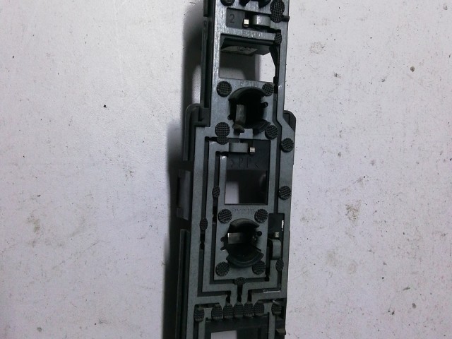 195781 Mercedes Benz A-Class (W168) 1997-2004 bal hátsó Izzó foglalat