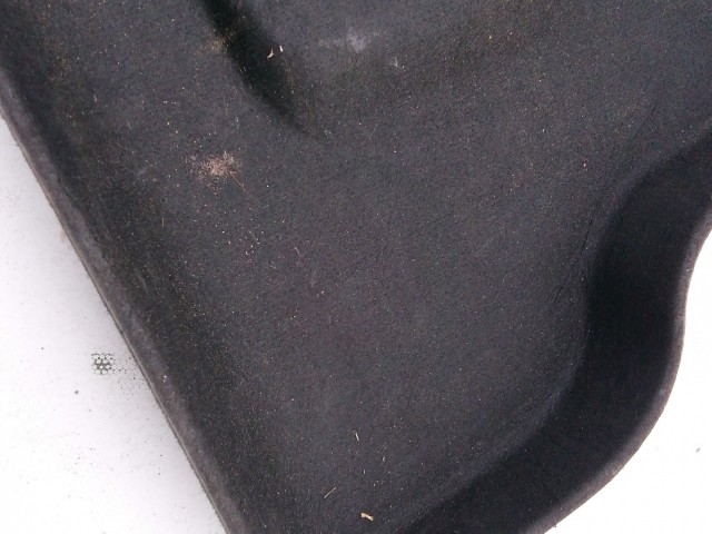 193447 Jeep Compass 2017- Kalaptartó, a képen látható sérülésekkel!!!