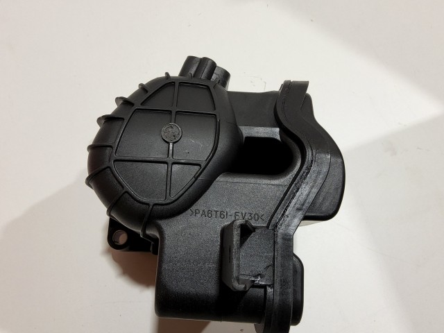 Alfa Romeo, Fiat, Lancia utángyártott új Egr hűtő fedél