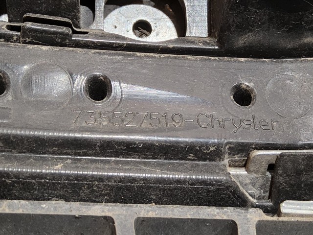 196306 Lancia Delta 2008-2014 Díszrács, a képen látható sérüléssel