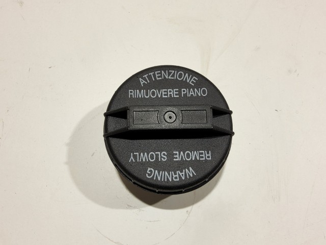 Opel Mokka uténgyártott új tanksapka 13498955