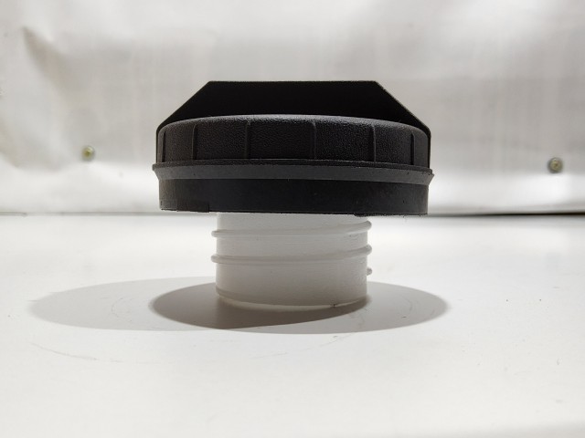 Opel Mokka uténgyártott új tanksapka 13498955