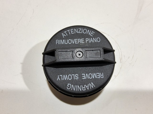 Opel Astra K utángyártott új tanksapka 