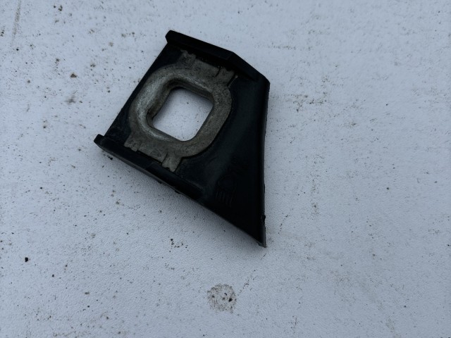 193549 Alfa Romeo GT 2003-2010 bal első fényszóró, matt plexi egy rögzítő fül törött!!!