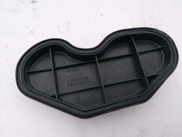 Alfa Romeo GT 2003-2010 Lámpa, Fényszóró, izzó takaró kupak Használt  Bal első   