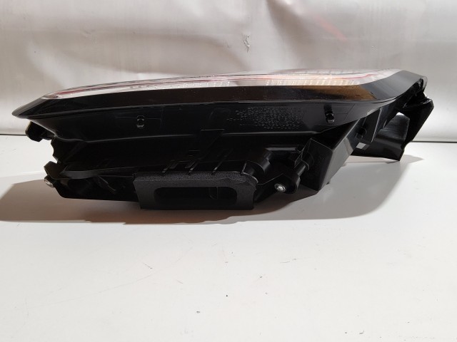 Fiat Punto Evo, Nouva Punto, My Punto ovális csatlakozós bal hátsó lámpa (Magneti Marelli)
