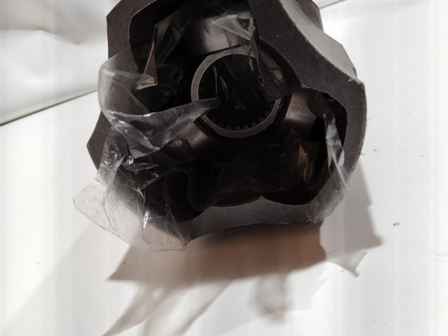 Fiat Croma 2005-2010 1,9 16v Diesel utángyártott új jobb oldali féltengely belső szár NEM automata kivitel!!!