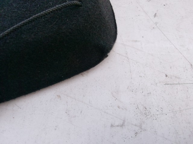 193836 Mazda 323F 1992-1998 Kalaptartó, a képen látható sérüléssel