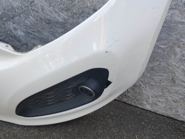 197073 Kia Rio 2011-2017 első lökhárító, a képen látható sérüléssel 