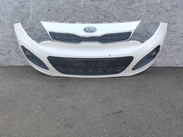 197073 Kia Rio 2011-2017 első lökhárító, a képen látható sérüléssel 
