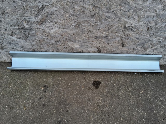 Fiat Sedici 2006-2014 utángyártott új, jobb oldali küszöb 1650mm hosszú 