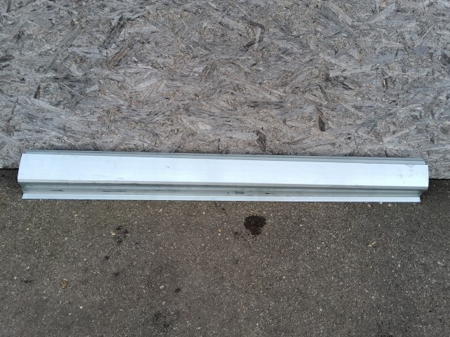 Fiat Sedici 2006-2014 utángyártott új, jobb oldali küszöb 1650mm hosszú 