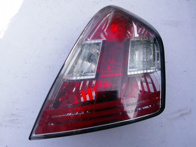 193822 Fiat Stilo 2001-2007 3 ajtós, jobb hátsó lámpa, izzófoglalat nélkül, a képen látható sérüléssel!!!