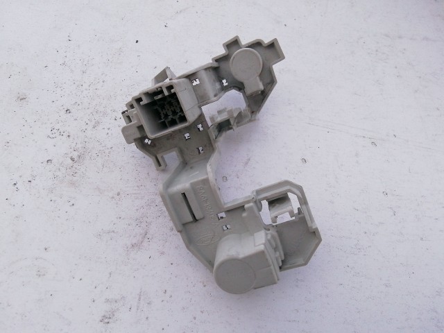 193615 Ford Fiesta 2008-2013 bal hátsó Izzó foglalat 8A61-13405-A