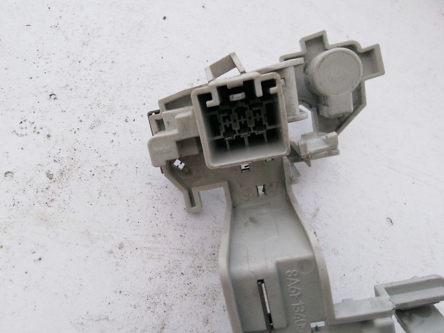 193615 Ford Fiesta 2008-2013 bal hátsó Izzó foglalat 8A61-13405-A