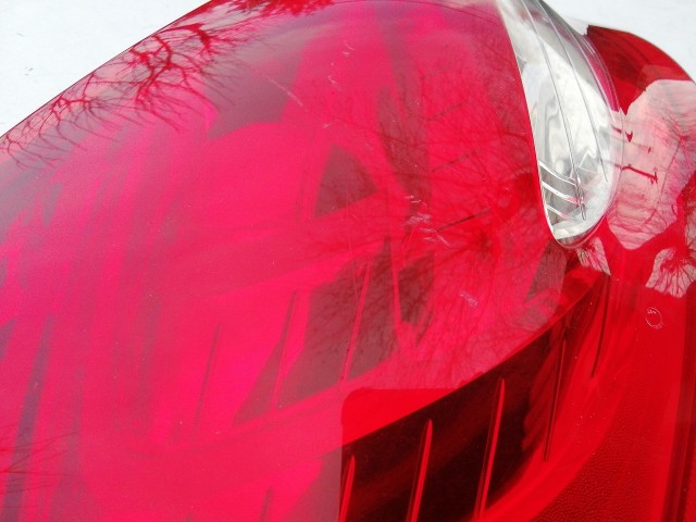 193613 Ford Fiesta 2008-2013 bal hátsó Lámpa, a képen látható sérüléssel, izzófoglalat nélkül!