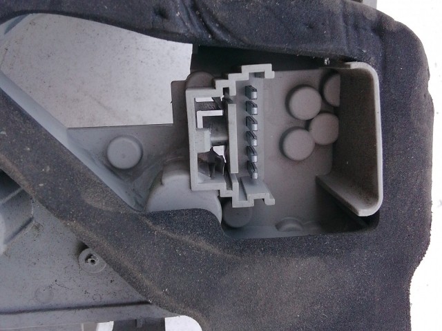 193635 Renault Megane II. 2002-2009 kabrió jobb hátsó lámpa izzó foglalat