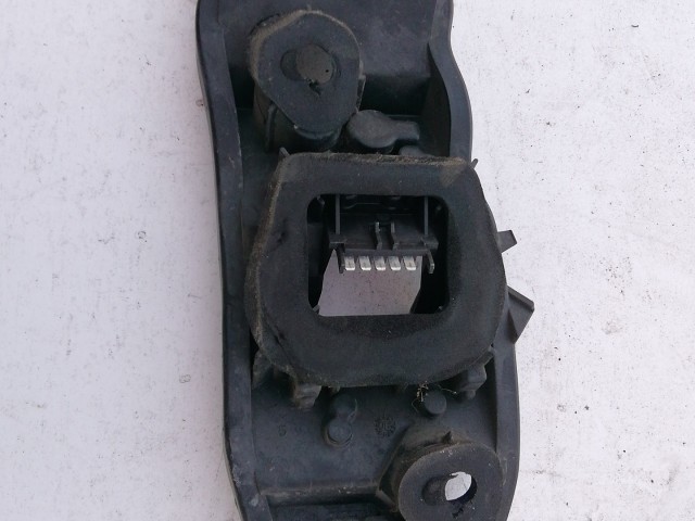 193632 Opel Corsa D 2006-20113 ajtós bal hátsó Izzó foglalat 13186350