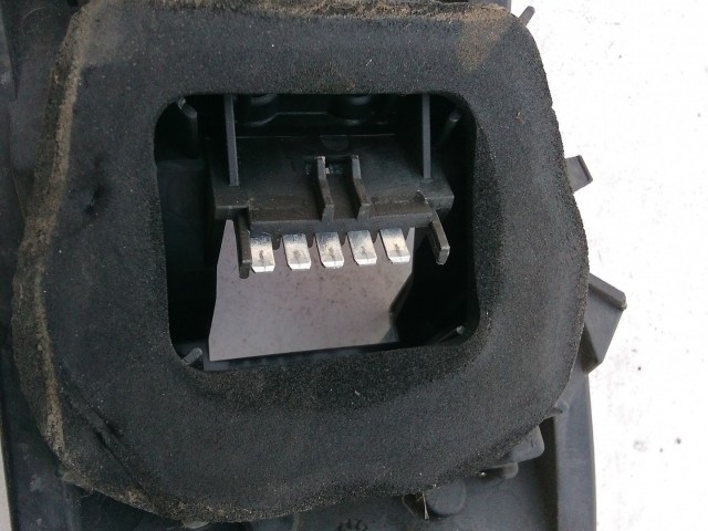 193632 Opel Corsa D 2006-20113 ajtós bal hátsó Izzó foglalat 13186350