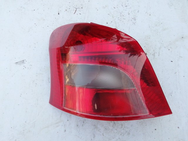193664 Toyota Yaris II. 2006-2011 bal hátsó lámpa , a képen látható sérüléssel