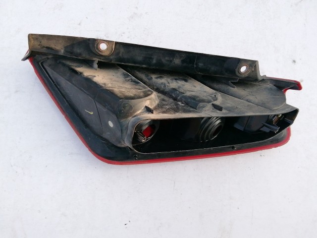 193675 Fiat Grande Punto 2005-2009 bal hátsó lámpa, a képen látható sérüléssel, izzó foglalat nélkül!