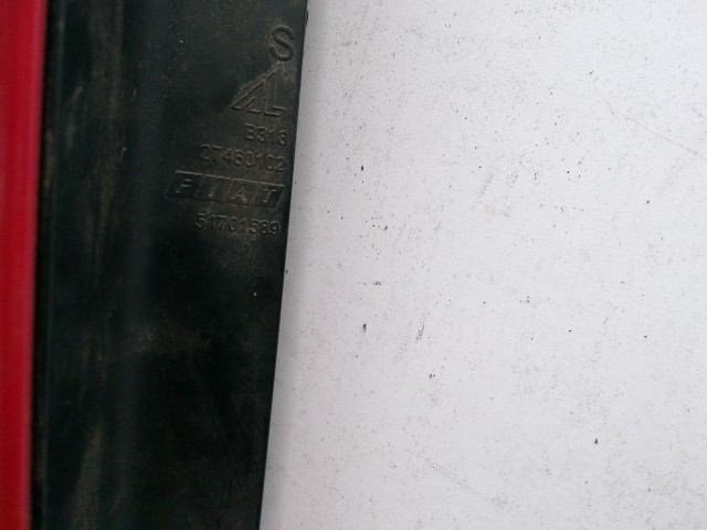 193675 Fiat Grande Punto 2005-2009 bal hátsó lámpa, a képen látható sérüléssel, izzó foglalat nélkül!