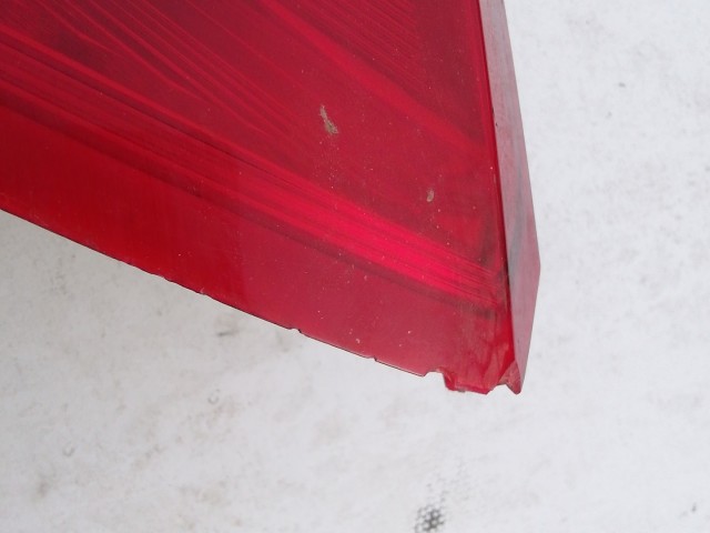 193674 Fiat Grande Punto  2005-2009 bal hátsó lámpa, a képen látható sérüléssel, izzó foglalat nélkül!