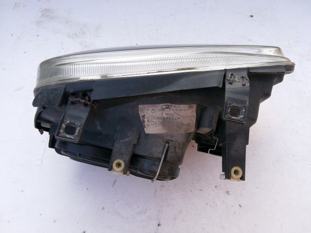 193711 Volkswagen Golf IV. 1997-2005 Lámpa , Fényszóró Használt  sima bal első  a képen látható sérüléssel