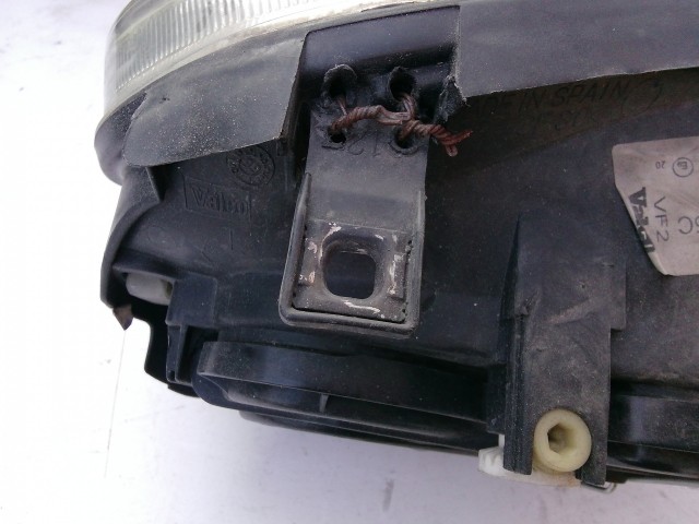 193711 Volkswagen Golf IV. 1997-2005 Lámpa , Fényszóró Használt  sima bal első  a képen látható sérüléssel