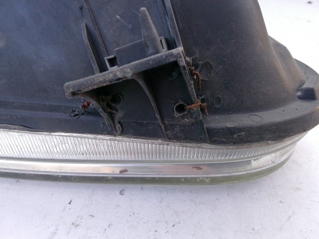 193711 Volkswagen Golf IV. 1997-2005 Lámpa , Fényszóró Használt  sima bal első  a képen látható sérüléssel