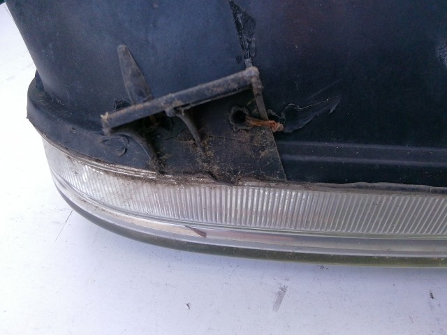 193711 Volkswagen Golf IV. 1997-2005 Lámpa , Fényszóró Használt  sima bal első  a képen látható sérüléssel