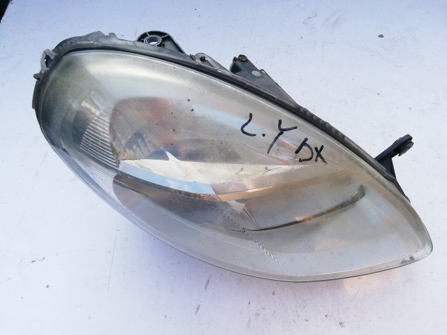 193708 Lancia Ypsilon II.  2003-2011 2003-2011 Lámpa , Fényszóró Használt  sima jobb első