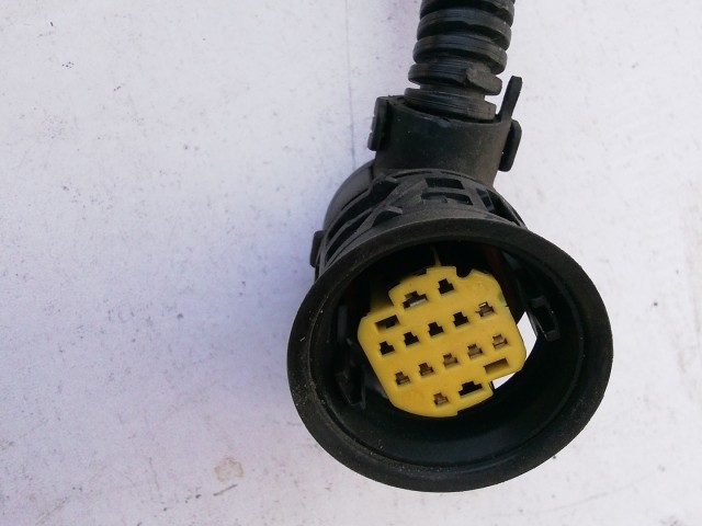 Alfa Romeo 159 jobb első fényszóró elektromos csatlakozó 60682088