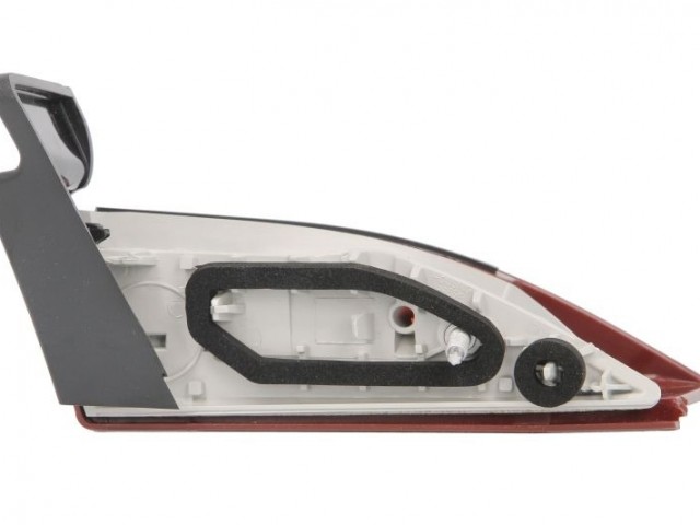 Fiat Tipo szedán 2015- gyárbeszállítós (Magneti Marelli) bal hátsó belső lámpa 